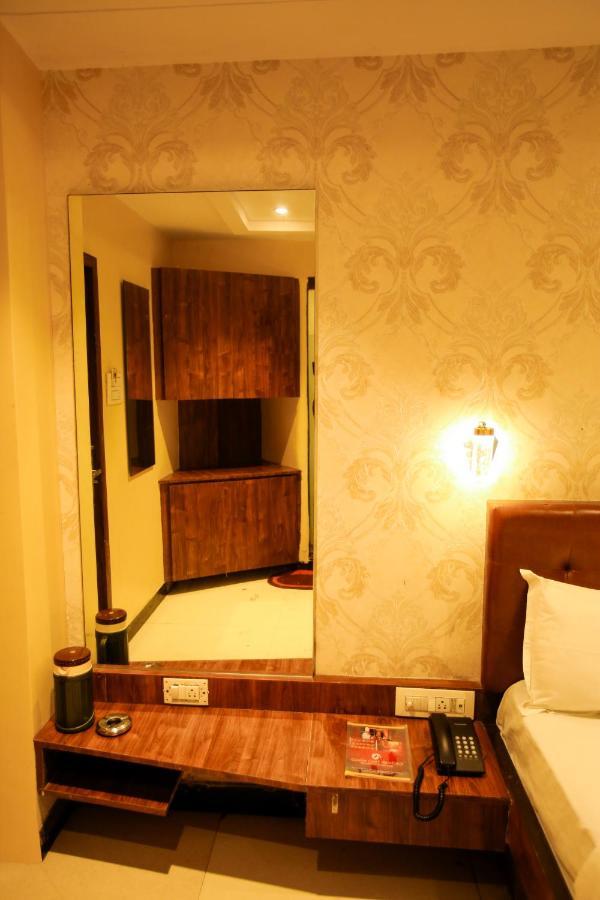 מלון Garden Creek Residency - Near To Mumbai International Airport מראה חיצוני תמונה